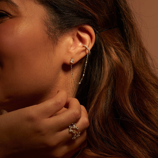 Boucle d'oreille / Earcuff dorée en acier inoxydable avec des pierres, raffinée et de bonne qualité - Amae bijoux